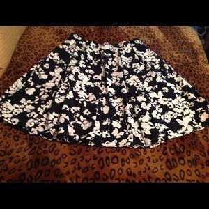 Ladies black and white gored skirt